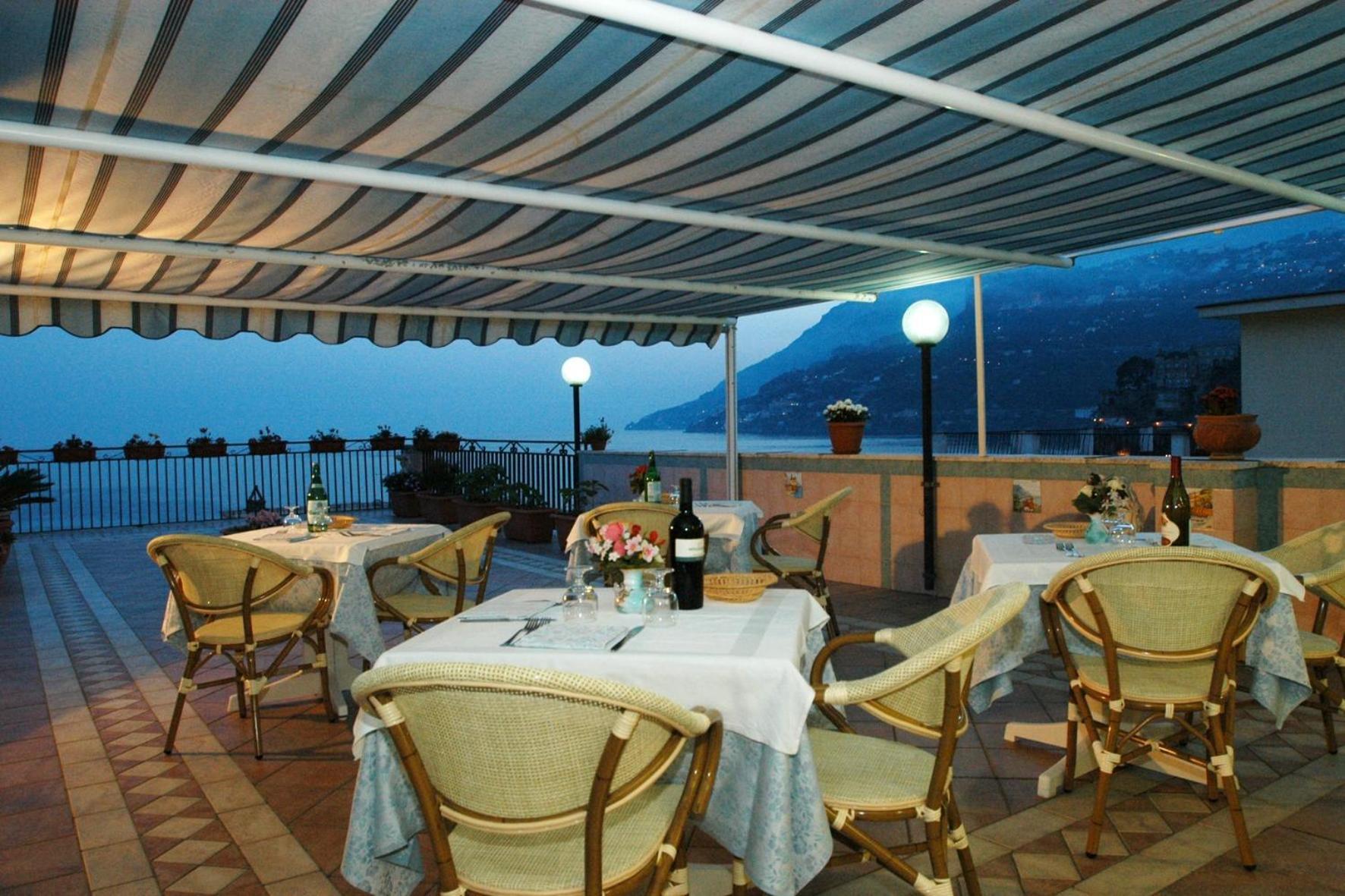 Hotel Baia Verde Майорі Екстер'єр фото