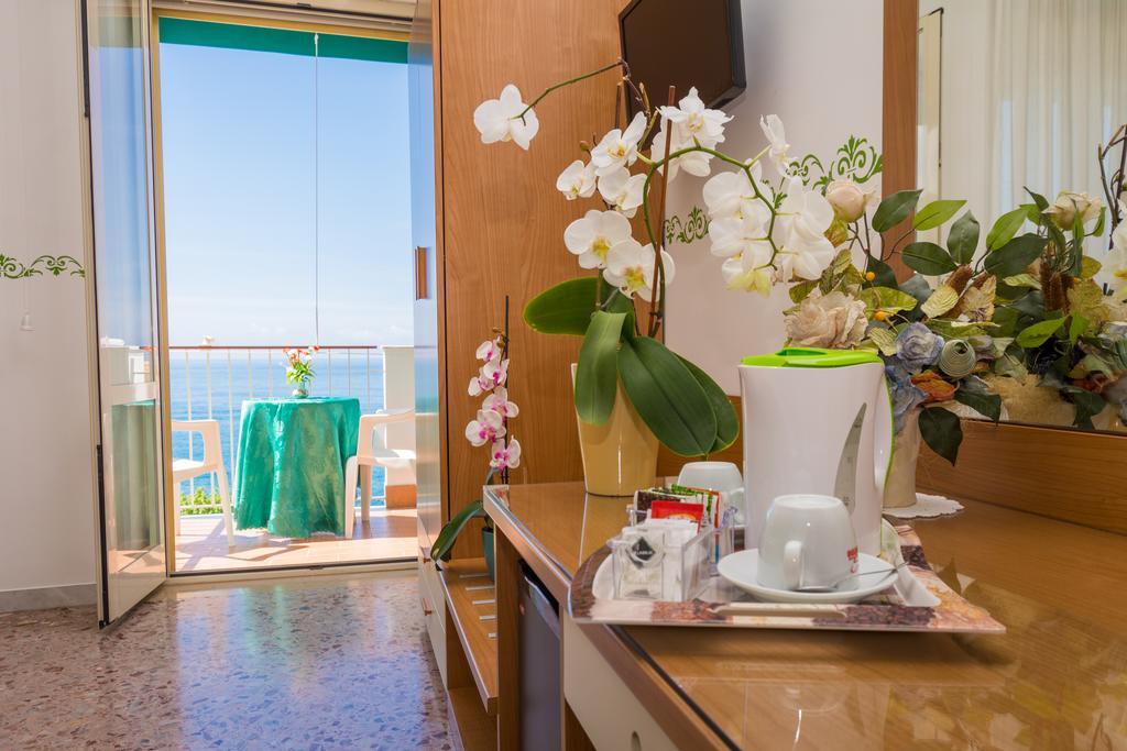 Hotel Baia Verde Майорі Екстер'єр фото