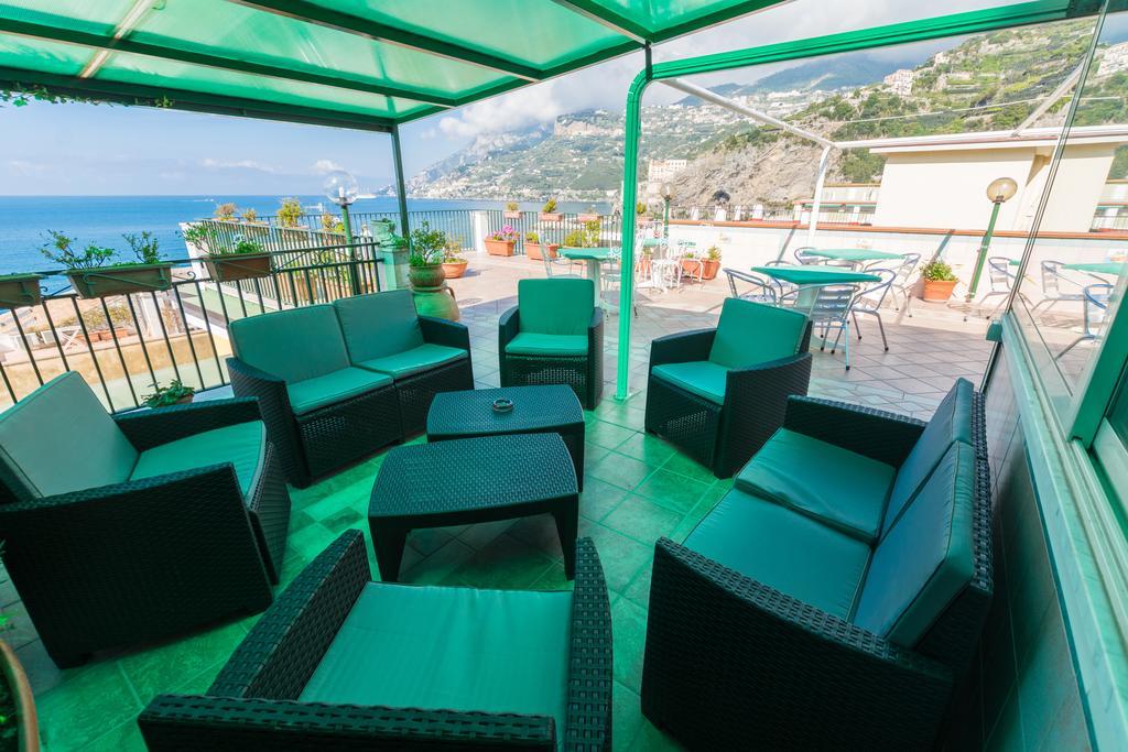 Hotel Baia Verde Майорі Екстер'єр фото